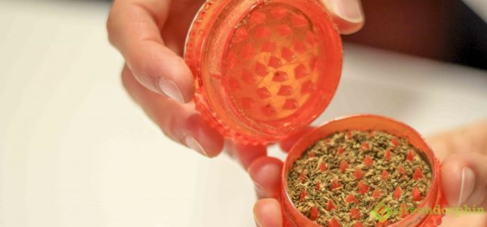 Grinding Vaporized Cannabis better thank smoking marijuana